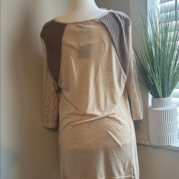 Umgee Tan and Brown Buttoned Tunic - Picture 3 of 6